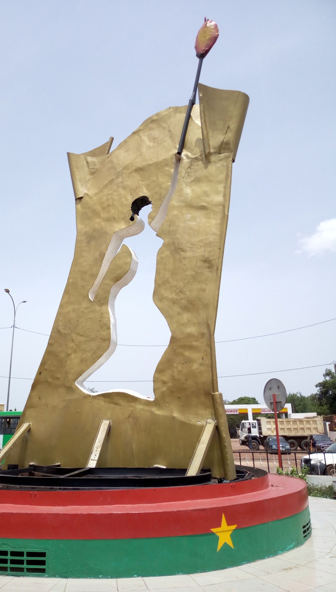 Place_de_la_femme_de_Bobo-Dioulasso11